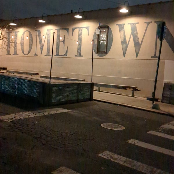 Foto tirada no(a) Hometown Bar-B-Que por Michael L. em 2/10/2023