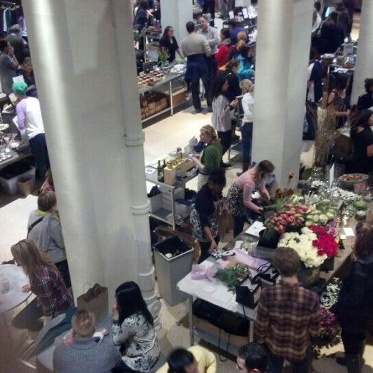 รูปภาพถ่ายที่ Dose Market โดย Ramon D. เมื่อ 12/9/2012