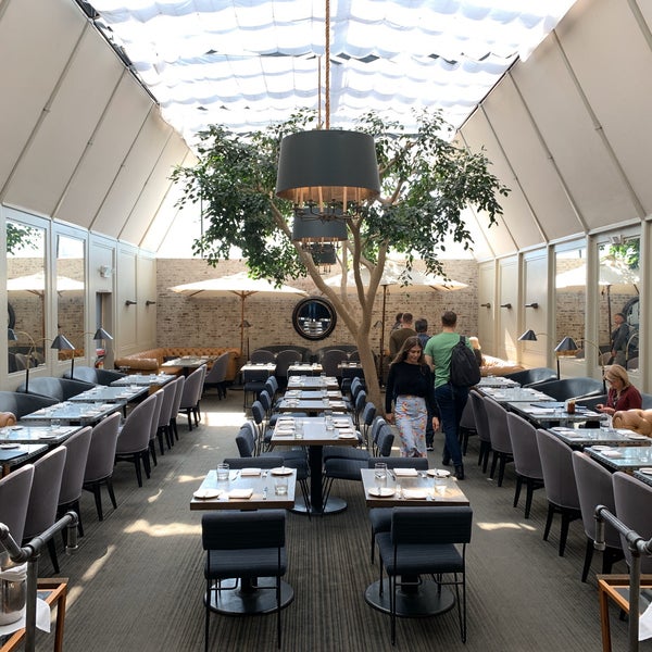 Tavern Restaurant (Now Closed) - New American Restaurant in Brentwood