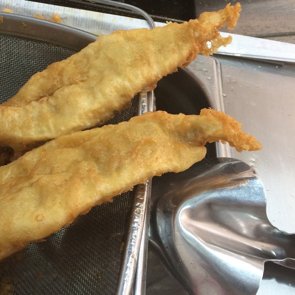 Photo taken at Fish&amp;Chips by pae&#39;s traditional fish &amp; chips on 6/30/2015