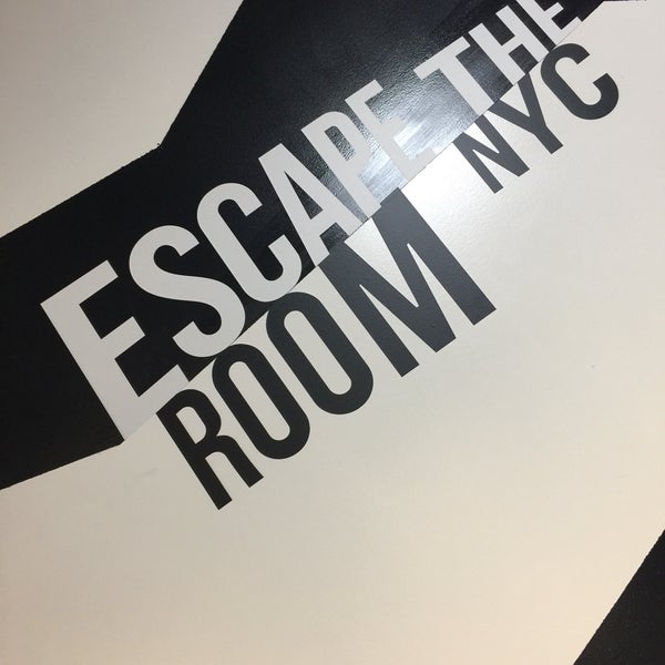 Das Foto wurde bei Escape The Room NYC von Ashley L. am 8/6/2017 aufgenommen