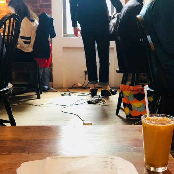 10/5/2018 tarihinde Ashley L.ziyaretçi tarafından Vineapple Cafe'de çekilen fotoğraf
