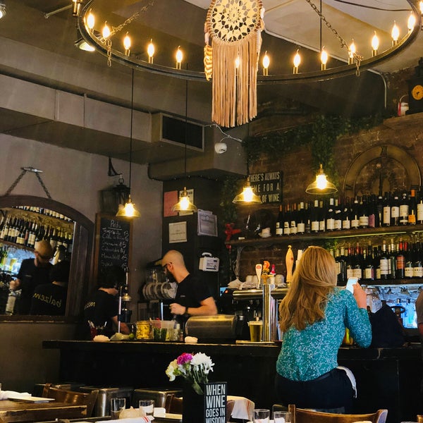 6/21/2018에 Ashley L.님이 Balzem Mediterranean Cuisine &amp; Wine Bar에서 찍은 사진