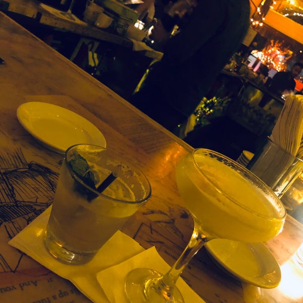 Foto tirada no(a) Verlaine Bar &amp; Lounge por Ashley L. em 9/15/2019