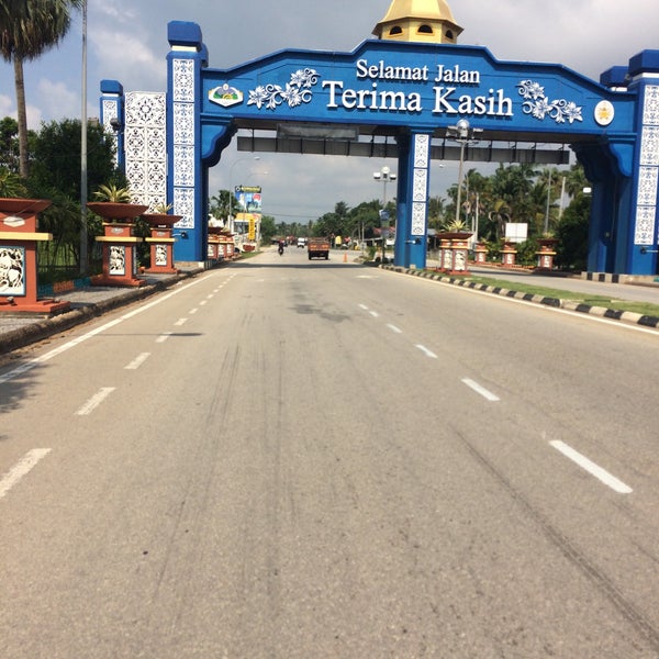 Photos At Pintu Gerbang Kuantan Kemaman