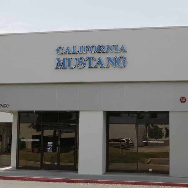 Foto tirada no(a) California Mustang Parts and Accessories por David B. em 12/12/2013