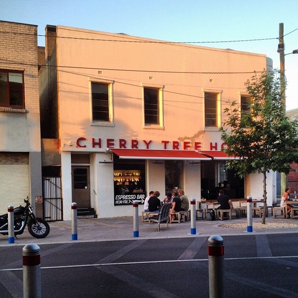 รูปภาพถ่ายที่ The Cherry Tree Hotel โดย rara_tang เมื่อ 11/6/2013