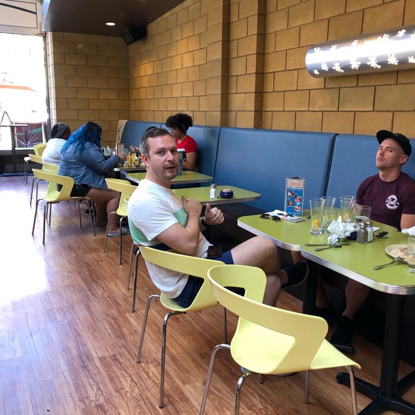 Photo taken at Snooze, an A.M. Eatery by Ed A. on 7/4/2019
