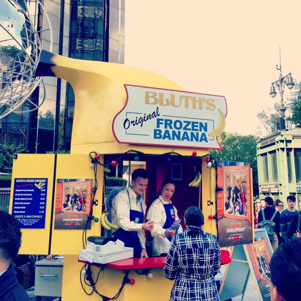 รูปภาพถ่ายที่ Bluth’s Frozen Banana Stand โดย Andrea P. เมื่อ 5/14/2013