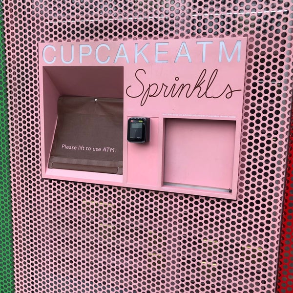 Photo taken at Sprinkles Beverly Hills Cupcakes by Ted R. on 1/20/2020