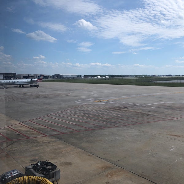 Снимок сделан в Piedmont Triad International Airport (GSO) пользователем Ted R. 4/28/2021