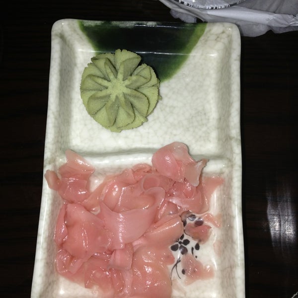 รูปภาพถ่ายที่ Koizi Endless Hibachi &amp; Sushi Eatery โดย Alberto B. เมื่อ 8/6/2014