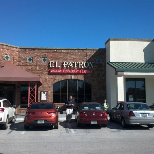 Photo taken at El Patron Restaurante Mexicano by Soamazen on 11/2/2012