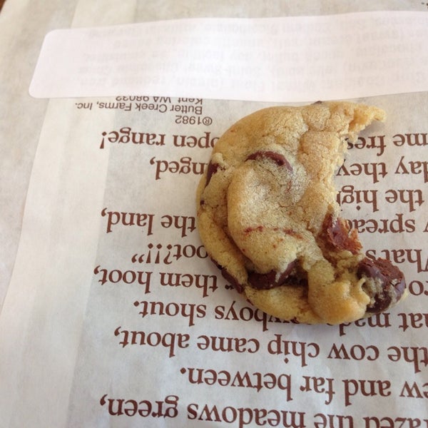 Foto diambil di Cow Chip Cookies oleh Laura M. pada 4/8/2015