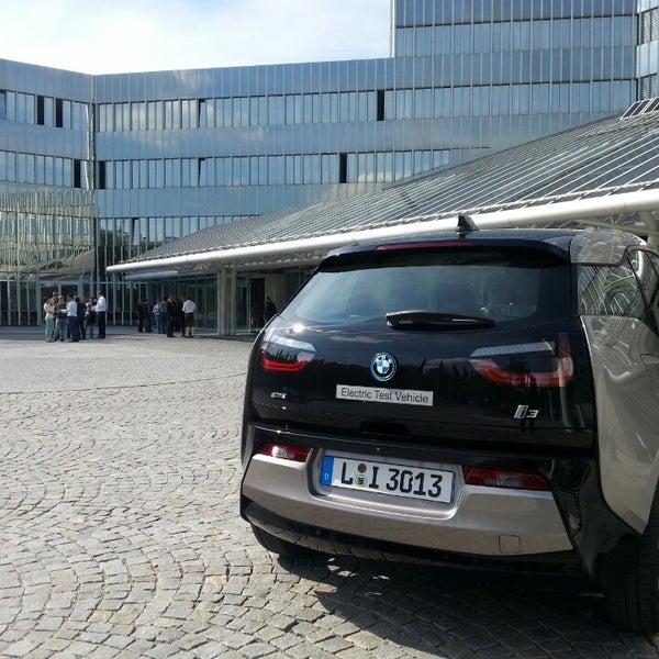 Photo taken at BMW Group Forschungs- und Innovationszentrum (FIZ) by Thomas R. on 9/25/2013