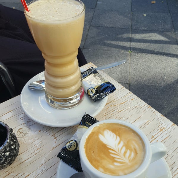 รูปภาพถ่ายที่ Die Kaffee Privatrösterei โดย Péter V. เมื่อ 8/24/2016