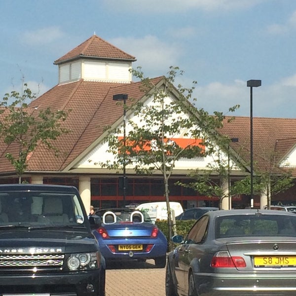 B&Q Hardware Store in Huntingdon