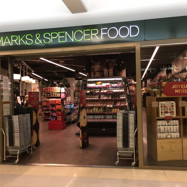 Маркс фуд. Mark and Spencer Cake. Marks Spencer Home посуда фото. Mark & Spencer food at BP Stations at Night.