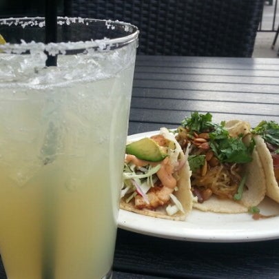 Lunch special:  3 tacos for $7.50  (+ house margarita for $5.50 ftw! ) !