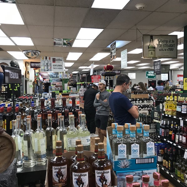 Photo taken at Green&#39;s Beverages by Jonathan B. on 10/13/2018