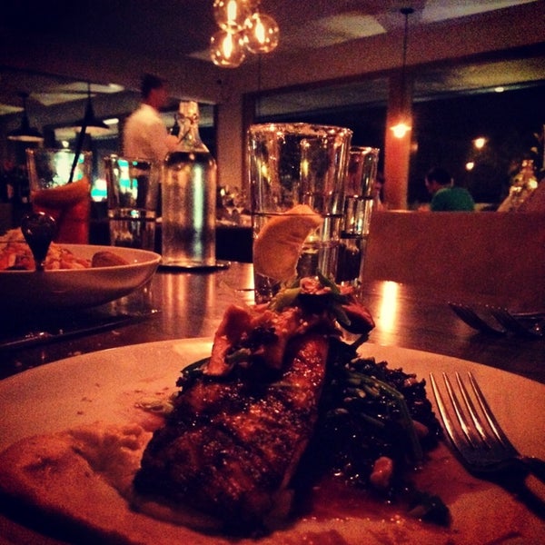 Photo taken at V&#39;s restaurant + bar by Lucky on 4/23/2014