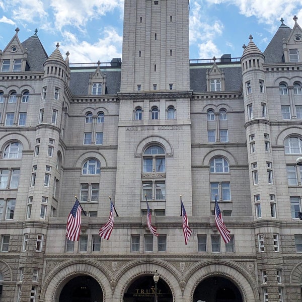 Das Foto wurde bei Trump International Hotel Washington D.C. von Dina .. am 8/2/2021 aufgenommen