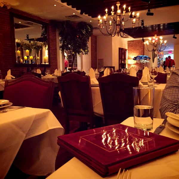 Foto scattata a Almayass Restaurant NYC da Abdullah A. il 9/21/2015
