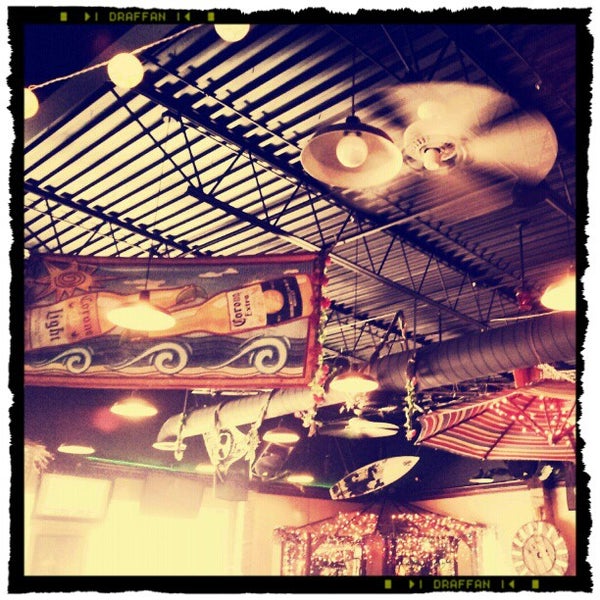 Island Bar and Grill Bar in Sterling Heights