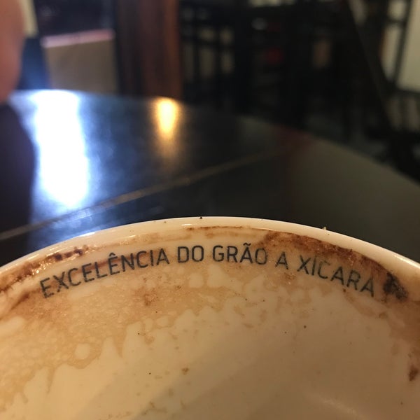 Снимок сделан в The Coffee Is On The Table пользователем Gabriela B. 11/9/2019