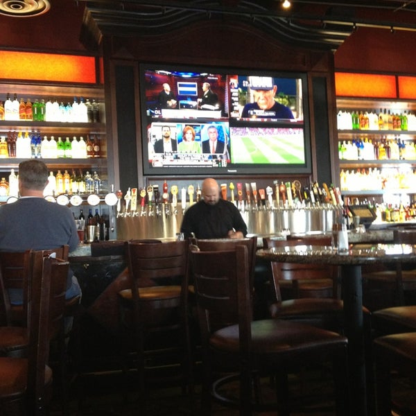 Photo taken at BJ&#39;s Restaurant &amp; Brewhouse by Erol P. on 3/8/2013