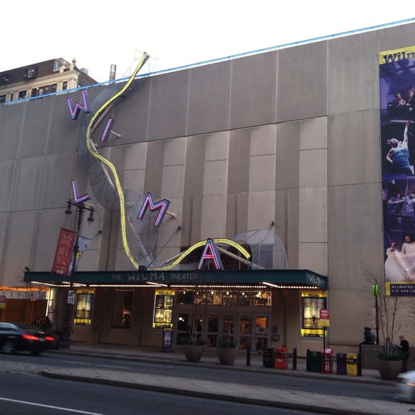 4/2/2014 tarihinde Ebbie A.ziyaretçi tarafından The Wilma Theater'de çekilen fotoğraf