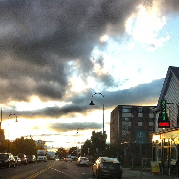 Снимок сделан в Burlington Town Center пользователем Dana I. 10/16/2012