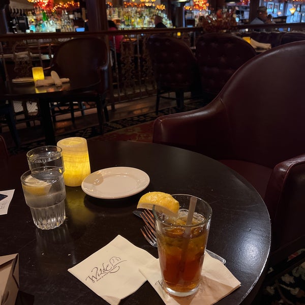 Foto diambil di Wilde Bar &amp; Restaurant oleh Melissa pada 10/28/2022