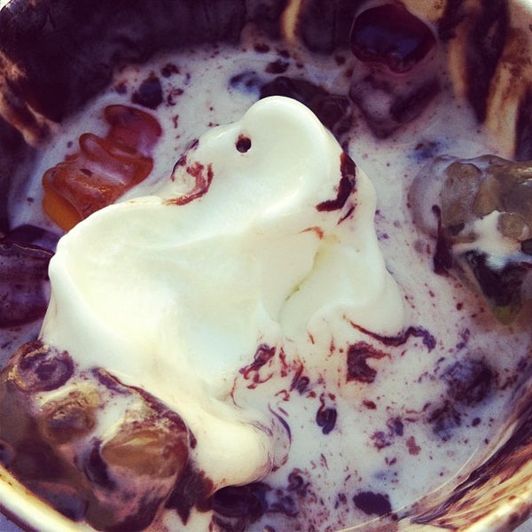 7/23/2013 tarihinde Andreas R.ziyaretçi tarafından Good Q Frozen Yogurt &amp; Cafe'de çekilen fotoğraf