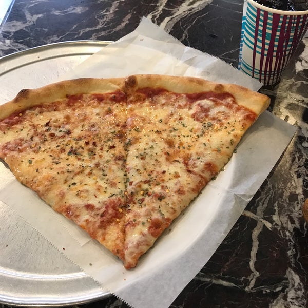 3/25/2018 tarihinde David B.ziyaretçi tarafından My Little Pizzeria'de çekilen fotoğraf