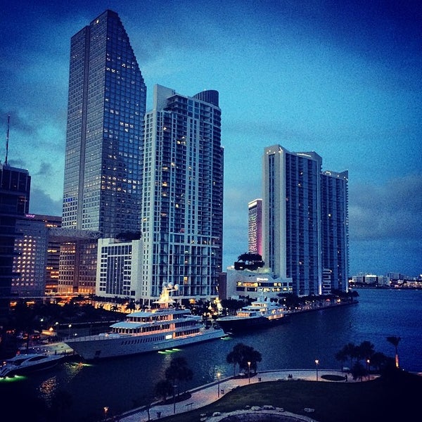 4/14/2014 tarihinde Adam C.ziyaretçi tarafından The Spa at Viceroy Miami'de çekilen fotoğraf