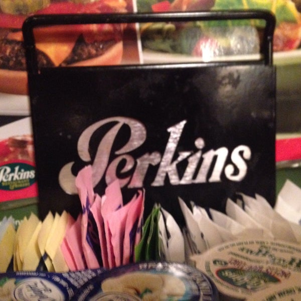 Foto tirada no(a) Perkins Restaurant &amp; Bakery por Gianfranco E. em 3/7/2015