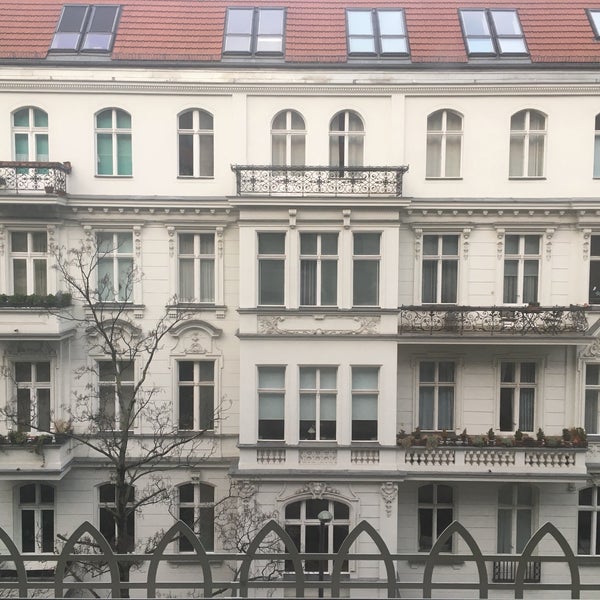 Foto tomada en Hotel am Steinplatz  por cosmicsupervoid el 1/5/2018