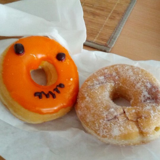 Снимок сделан в Boogie Donuts &amp; Coffee Munich пользователем icyerasor 10/26/2012