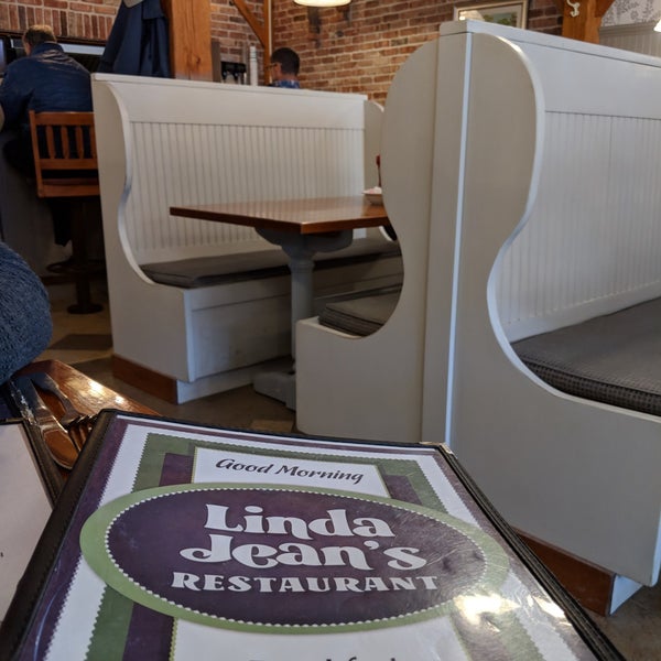 Photo taken at Linda Jean&#39;s Restaurant by Paola R. on 10/22/2018