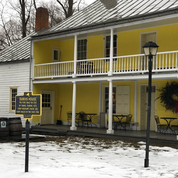 Photo prise au Historic Huguenot Street par Paola R. le2/19/2018