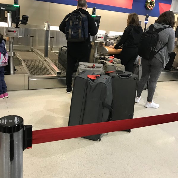 Delta Air Lines Ticket Counter 27 tips from 3614 visitors