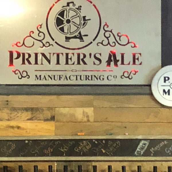 Foto diambil di Printer&#39;s Ale Manufacturing Co. oleh Vicki H. pada 7/7/2018