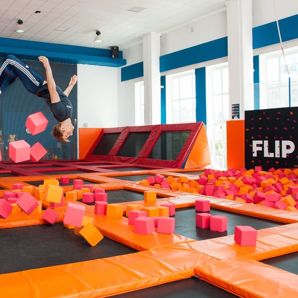Батутный центр Flip Fly
