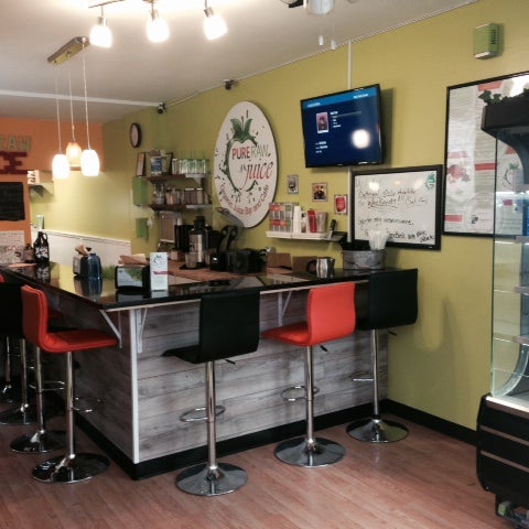 4/1/2015에 Pure Raw Juice Organic Juice Bar &amp; Cafe님이 Pure Raw Juice Organic Juice Bar &amp; Cafe에서 찍은 사진