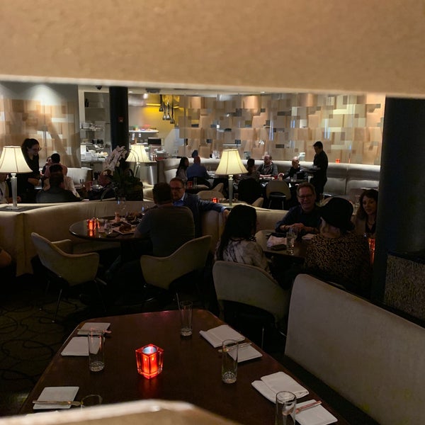 Foto diambil di 5A5 Steak Lounge oleh Howard C. pada 7/9/2019