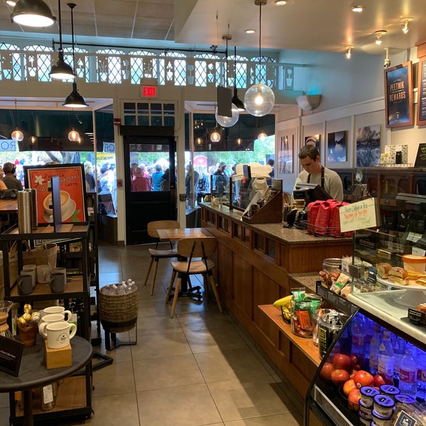 9/30/2018にHoward C.がPeet&#39;s Coffee &amp; Teaで撮った写真