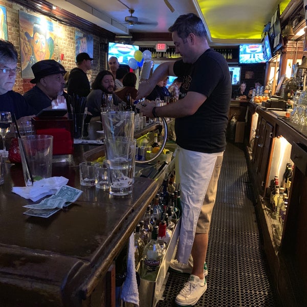 11/9/2018 tarihinde Howard C.ziyaretçi tarafından R Bar'de çekilen fotoğraf