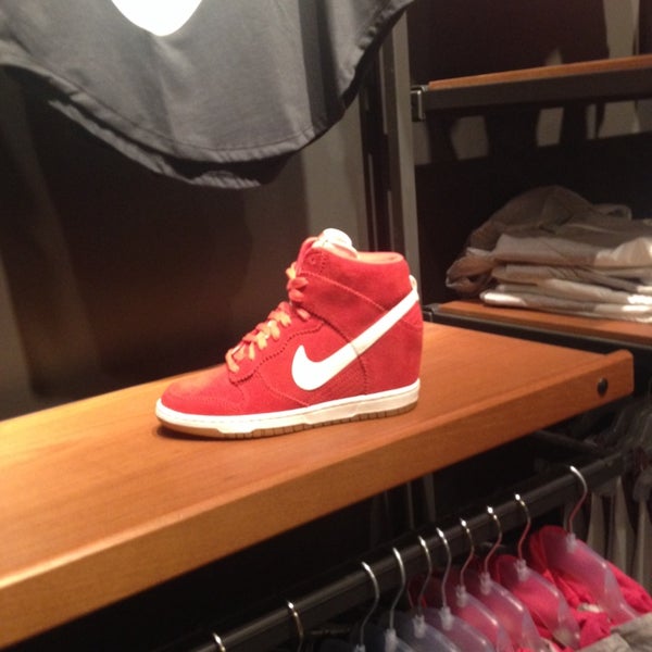 Nike Store - Tienda de artículos deportivos en Buenos Aires