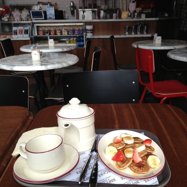 4/28/2013 tarihinde Lizetta M.ziyaretçi tarafından Brasserie Koffee Times'de çekilen fotoğraf